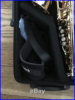 Yamaha YAS-280 Alto Sax in Mint Condition With Carry Case And Accessories